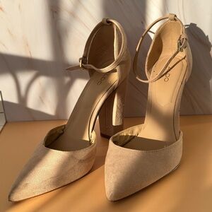 Aldo Beige Ankle Strap Heels Women’s Size 7.5